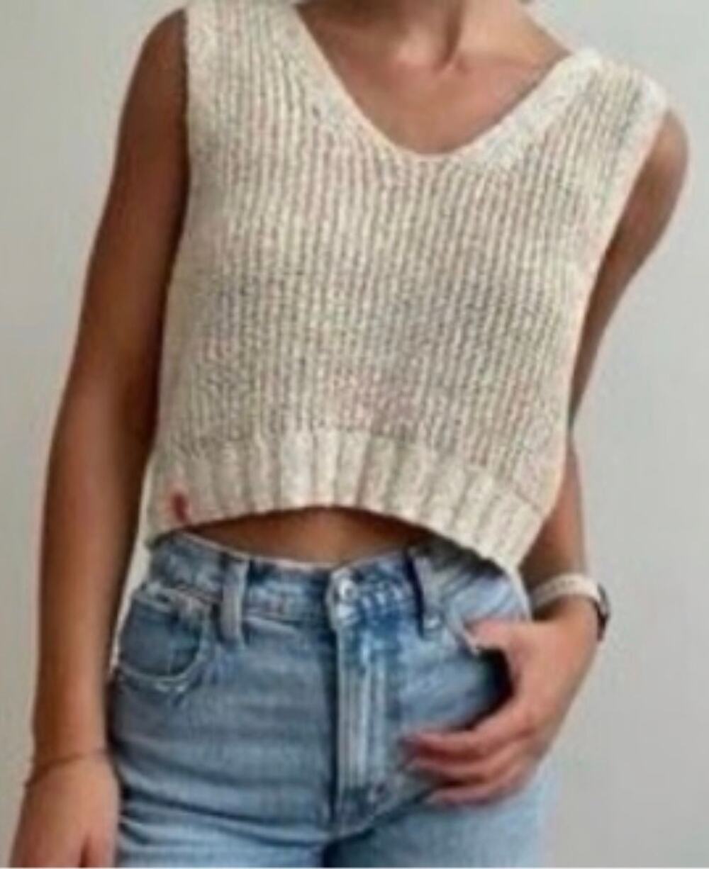 New with Tags Urban Outfitters BDG Rainbow Knit Cropped Sweater Vest